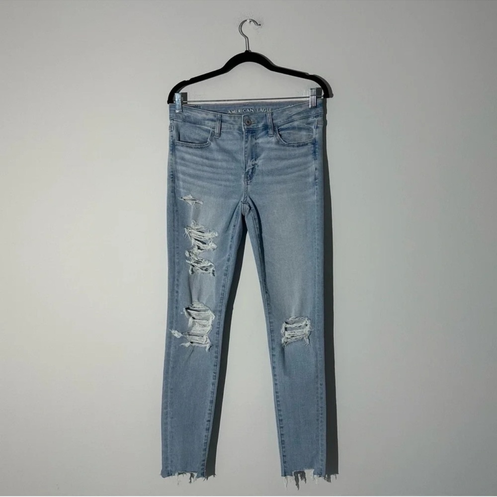 American Eagle Outfitters Women's Light Blue Distressed Skinny Jeans Size 6